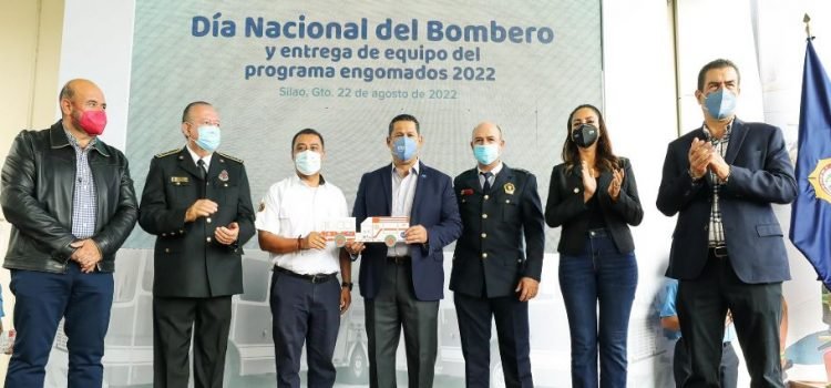 Conmemoran el Día Nacional del Bombero Conmemoran el Día Nacional del Bombero