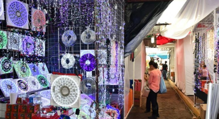 Instalan comercios por temporada decembrina en Irapuato