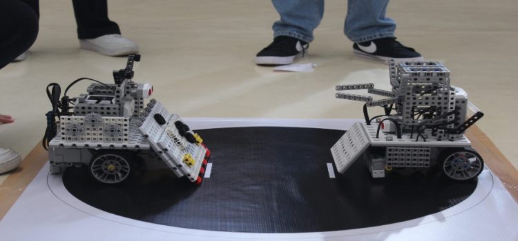 Realizan Torneo Regional Sumo Robotic