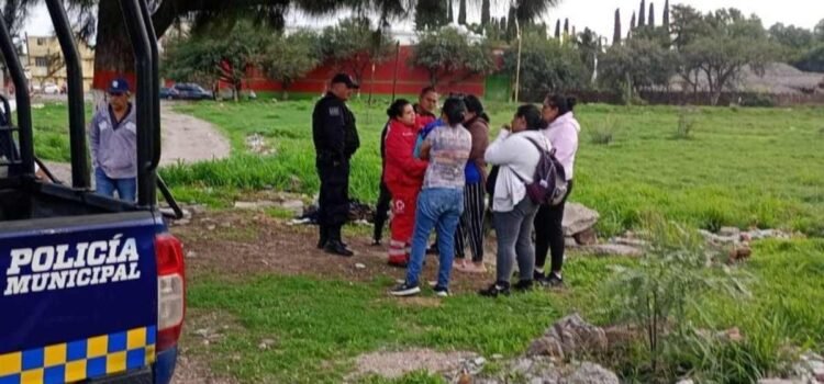 Localizan a recién nacida abandonada en un terreno baldío en Guanajuato