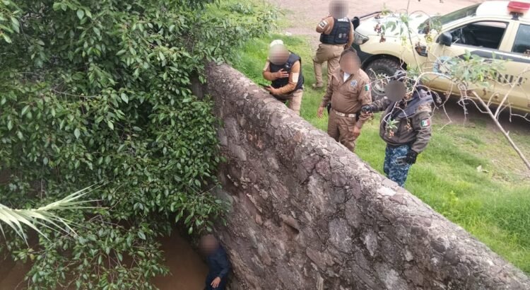 Rescatan con vida a hombre arrastrado por el río Guanajuato en la zona de Marfil
