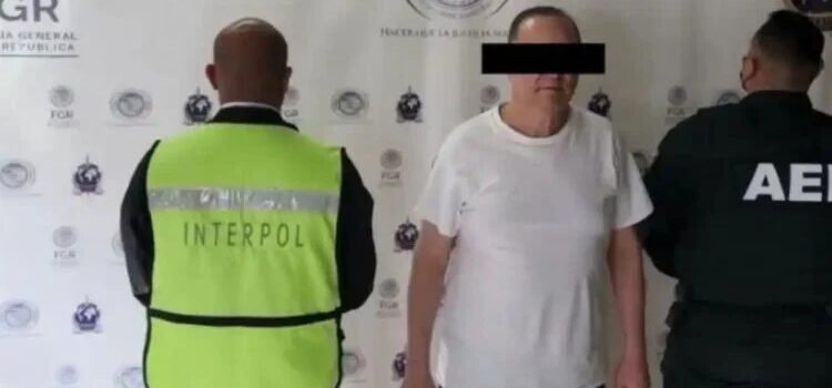 Detienen al exgobernador de Chihuahua